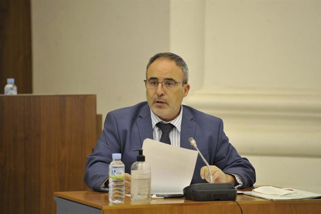 El director general de Turismo, Francisco Martín Simón, comparece en la Asamblea de Extremadura