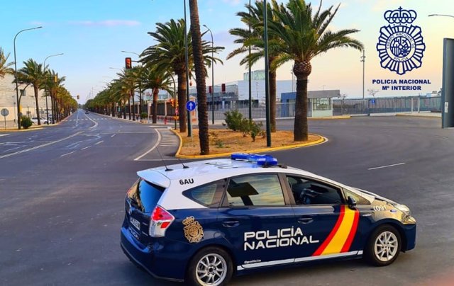 Archivo - Coche de la Policía Nacional de Huelva.