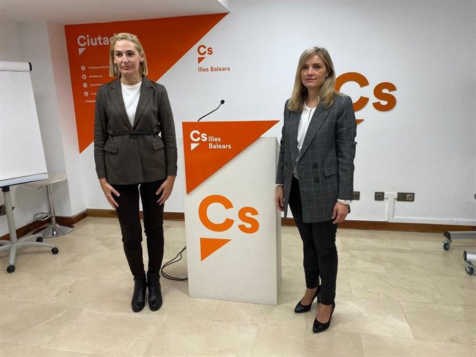 La portavoz de Ciudadanos en Palma, Eva Pomar, y la portavoz de Ciudadanos en Baleares, Patricia Guasp.