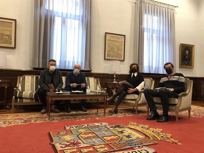 Belmonte de Campos solicita ayuda a Diputación para seguir potenciando su castillo.