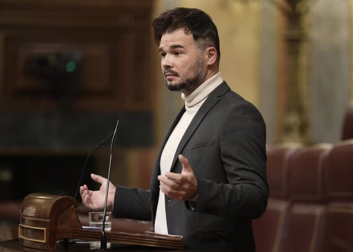 El portavoz parlamentario de ERC, Gabriel Rufián, interviene en una sesión plenaria en el Congreso 