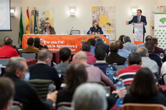 El presidente de la Junta, Guillermo Fernández Vara, inaugura el congreso de UPA UCE sobre la PAC