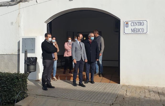 Visita al centro de salud de El Pedroso
