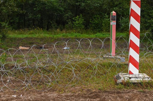 Archivo - Valla en la frontera entre Polonia y Bielorrusia