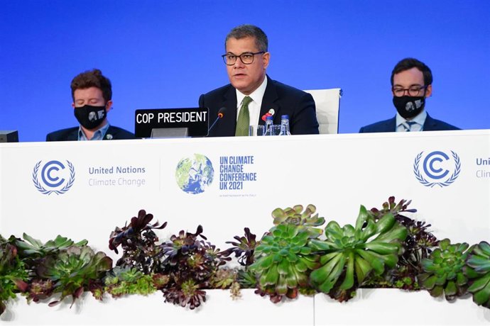 11 November 2021, United Kingdom, Glasgow: Cop26 President Alok Sharma (C) delivers a speech during the Cop26 climate summit. Photo: Jane Barlow/PA Wire/dpa