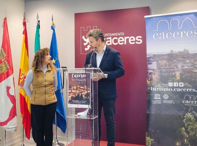 El concejal de Turismo, Jorge Villar, en la presentación del Mercado Medieval de las Tres Culturas que se celebra del 18 al 21 de noviembre