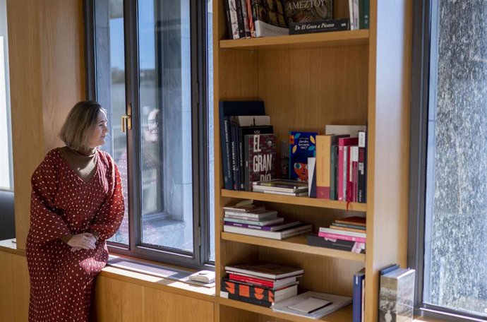 La consejera de Cultura, Turismo y Deporte de la Comunidad de Madrid, Marta Rivera de la Cruz, posa tras una entrevista a Europa Press, en la Consejería de Cultura.