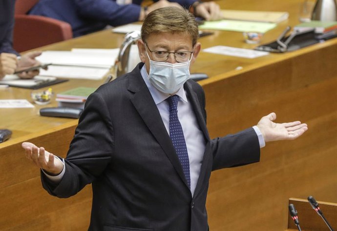 Archivo - El 'president' de la Generalitat, Ximo Puig, interviene durante un pleno de las Cortes valencianas en el Palau de las Cortes Valencianas, a 27 de septiembre de 2021, en Valencia, Comunidad Valenciana, (España). Durante esta sesión plenaria, el