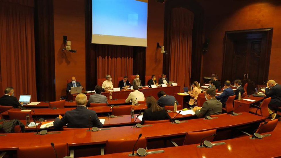 La consellera Lourdes Ciuró comparece en la comisión de Justicia del Parlament el 11 de noviembre de 2021.