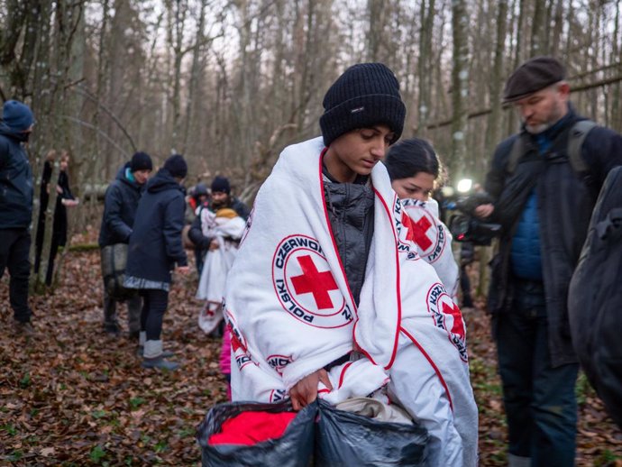 Llegada de migrantes a Narewka, en Polonia