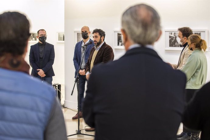 Festival de Huelva acoge la exposición 'Los cineastas, Europa retratada', del fotógrafo Óscar Fernández Orengo.