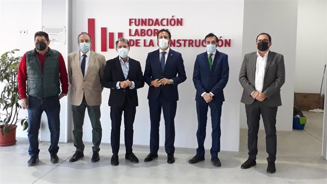 Asistentes a la jornada sobre construcción.