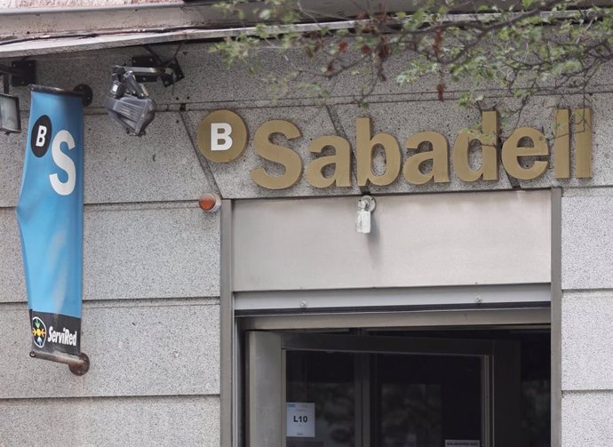 Archivo - Arxiu - Oficina de Banc Sabadell a Madrid