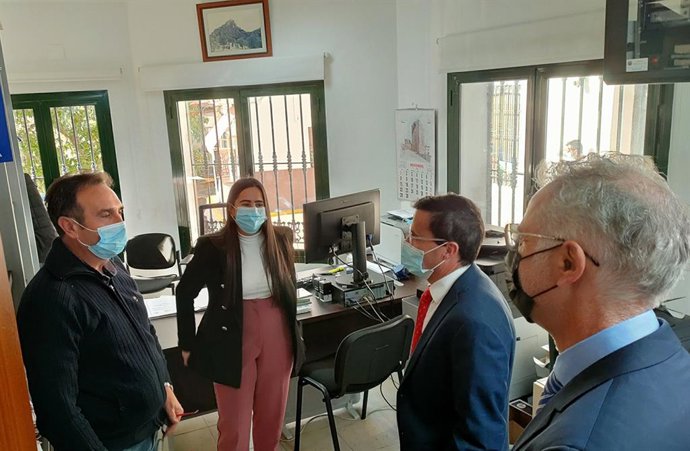El presidente de la Diputación de Badajoz visita Villarta de los Montes