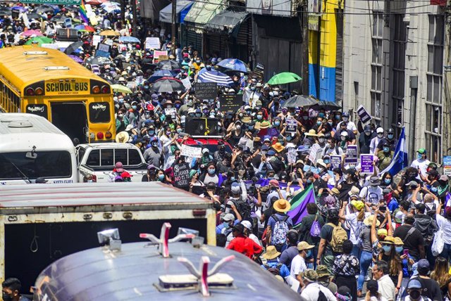 Archivo - Protestas antigubernamentales en San Salvador, la capital de El Salvador. 