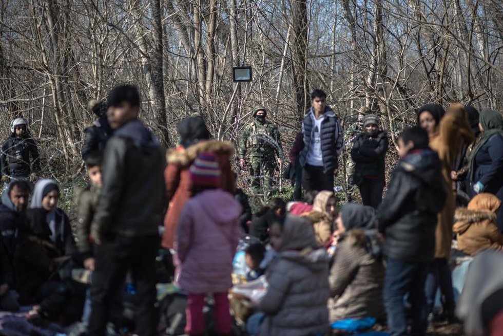 Archivo - Migrantes en las fronteras exteriores de la UE