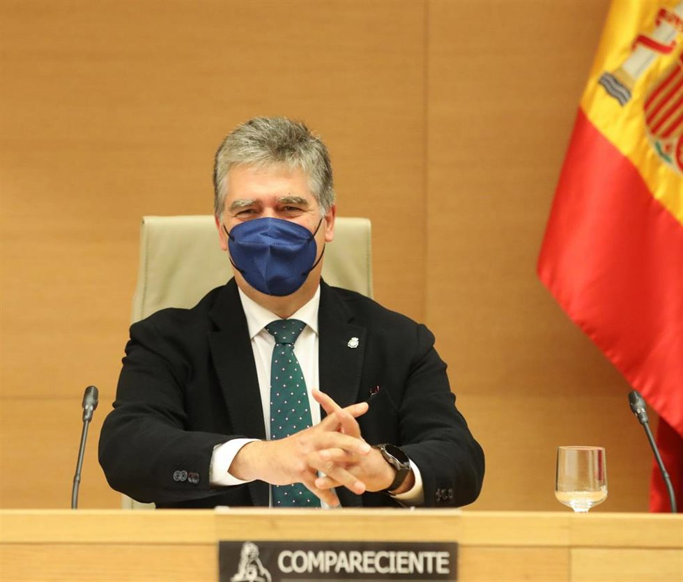 Archivo - El ex director general de la Policía  Ignacio Cosidó, en su comparecencia del pasado mes de junio ante la comisión de investigación de la operación Kitchen.