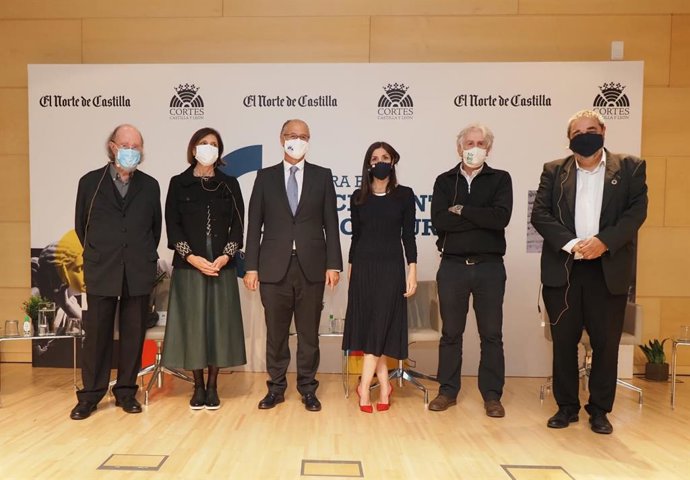 Intervinientes en el foro celebrado esta tarde.