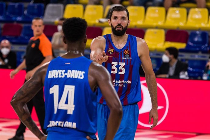 Archivo - Nikola Mirotic, FC Barcelona, y Nigel Hayes-Davis