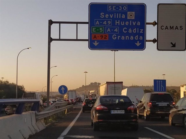 Retenciones en la SE-30 esta mañana de viernes