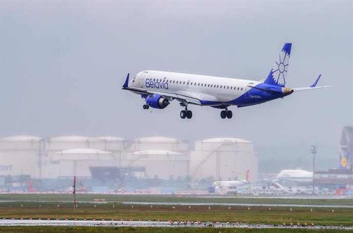 Archivo - 26 May 2021, Hessen, Frankfurt_Main: An aircraft of the Belarusian airline Belavia lands at Frankfurt Airport. Many European countries have closed their airspace to the airline after Belarusian authorities had forced a Ryanair plane, on its wa