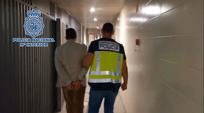 En prisión un hombre por estafar más de 400.000 a comercios de Hortaleza con identidades y cuentas falsas