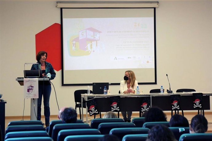 Unos 500 profesores se forman en La Térmica para prevenir el consumo de drogas y fomentar el buen uso de móviles en alumnos