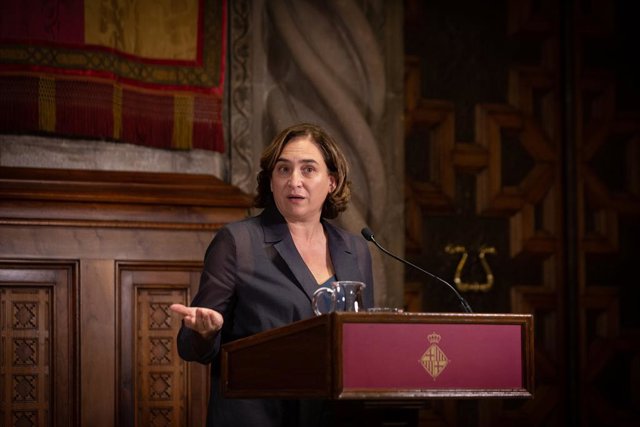 Arxiu - L'alcaldessa de Barcelona, Ada Colau, en una roda de premsa