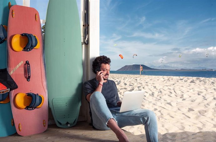 Archivo - Remote worker o teletrabajador