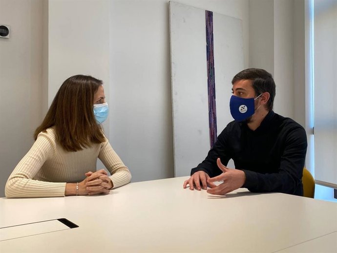 La secretaria general de Podemos y Ministra de Derechos Sociales y Agenda 2030, Ione Belarra y el coordinador Autonómico de Podemos en Castilla-La Mancha, José Luis García Gascón