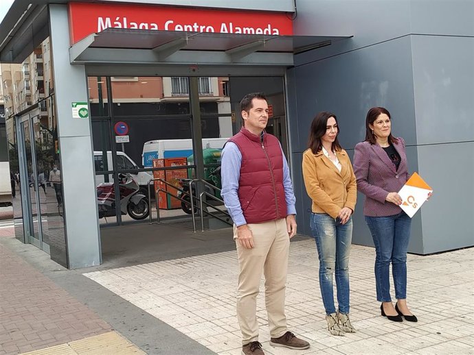 Alejandro Carballo, Teresa Pardo y Noelia Losada informan sobre la situación de los trenes de Cercanías de Málaga