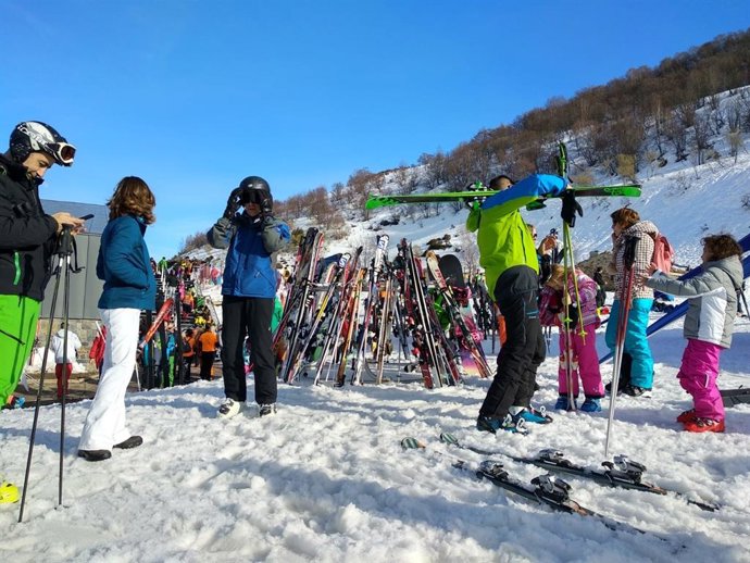 Archivo - Fuentes de Invierno.
