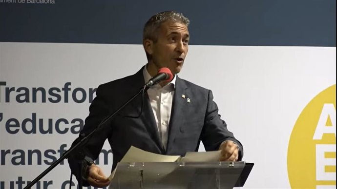 El conseller de Educación de la Generalitat, Josep Gonzlez-Cambray, durante la presentación del 'Plan de acciones para la transformación educativa en Barcelona".