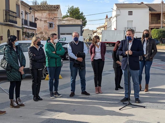 Soro destaca la mejora de la seguridad vial con el acondicionamiento de la travesía de Gelsa (Zaragoza).