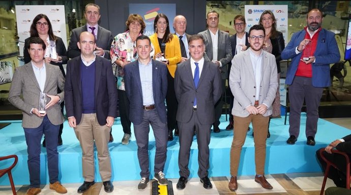 Eguibar, Castellet y Carolina Ruiz, premiados en la V Gala Deportes de la Nieve de la RFEDI.