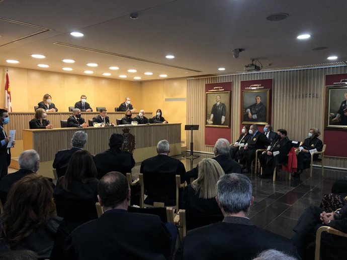 Acto de imposición de insignias por parte del ICAVA.