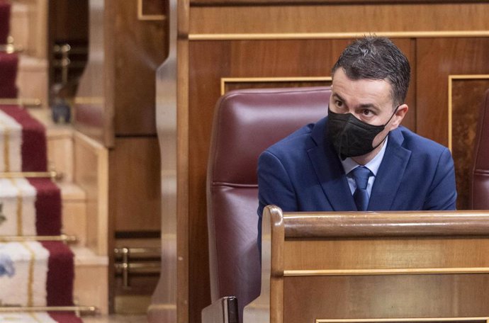 El portavoz del Grupo Parlamentario Socialista en el Congreso de los Diputados, Héctor Gómez, en una sesión plenaria del Congreso de los Diputados, a 11 de noviembre de 2021, en Madrid, (España)