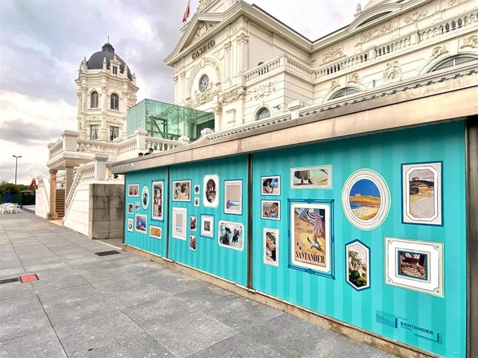 Archivo - Santander.- Los bajos del Casino muestran una intervención gráfica sobre la Belle Époque  