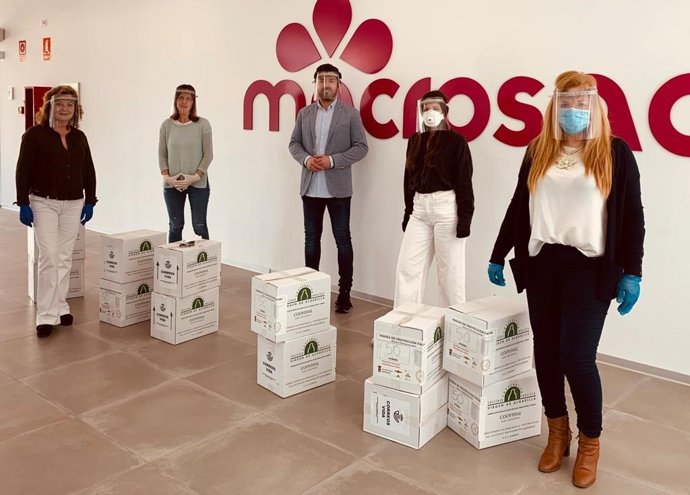 Archivo - Imagen de archivo de la cooperativa Macrosad en una de sus actuaciones desplegadas con motivo de la pandemia.