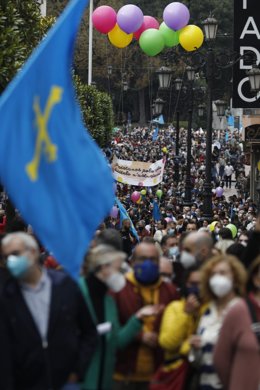 Manifestación en Oviedo por la oficialidad del asturiano y el gallego-asturiano