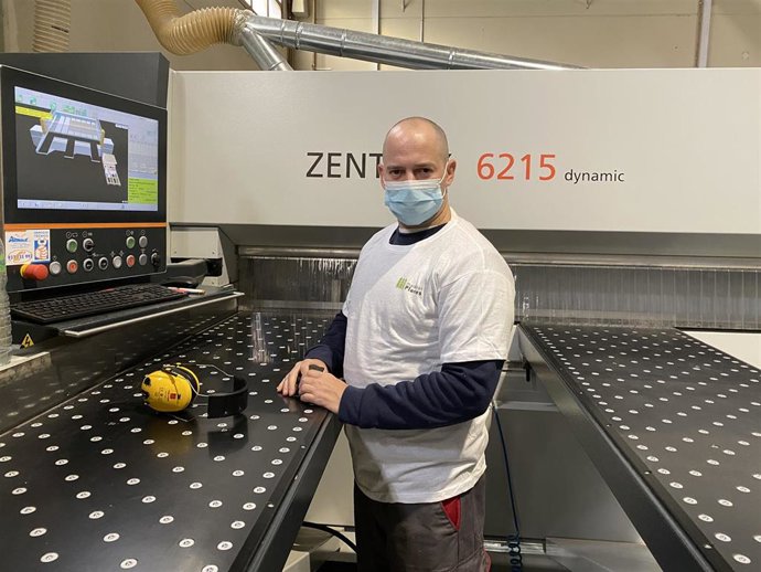 El ebanista Eduardo García es uno de los nuevos pobladores de la Comarca de Somontano