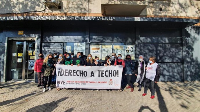 Protesta ante la Oficina Municipal de Vivienda