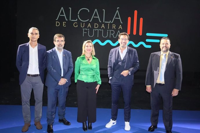 La alcaldesa de Alcalá de Guadaíra (Sevilla), Ana Isabel Jiménez, ha presentado el proyecto 'Alcalá Futura'.
