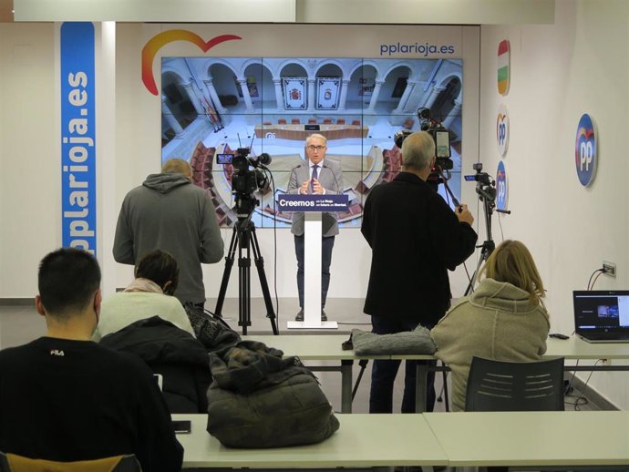 El diputado nacional, Jesús Ángel Garrido, en rueda de prensa