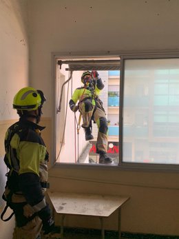 Los efectivos del SPEIS de la DPH se forman en rescates en altura, accidentes de tráfico e incendios estructurales.