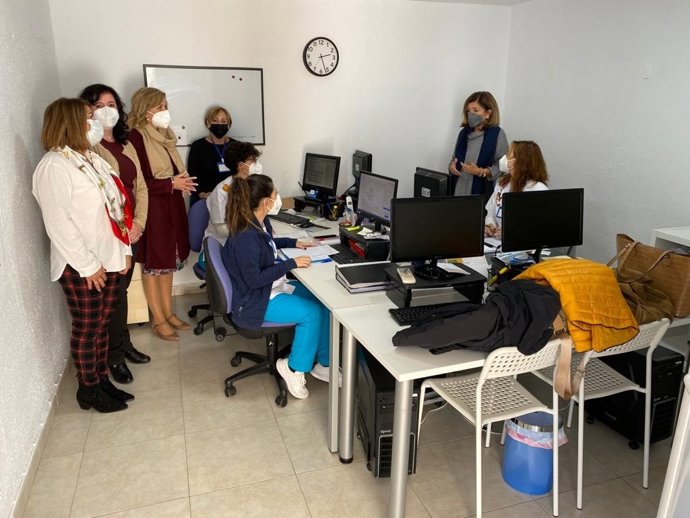 La delegada de Salud y Familias, María Jesús Botella, visita el Centro Atención Infantil Temprana de Iemakaie en Montoro.