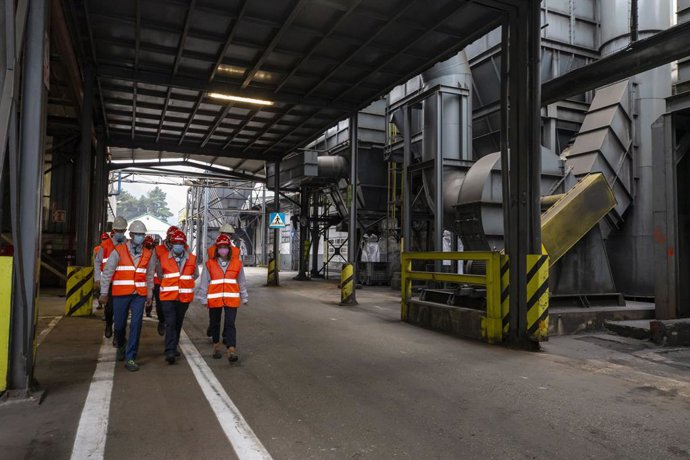 El presidente de Cantabria, Miguel Ángel Revilla, y los consejeros de Industria, Turismo, Innovación, Transporte y Comercio, Javier López Marcano, y de Empleo y Políticas Sociales, Ana Belén Álvarez, visitan la fábrica de Nissan