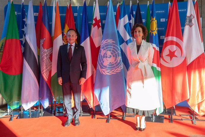El jefe de Gobierno andorrano, Xavier Espot, y la directora general de la UNESCO, Audrey Azoulay