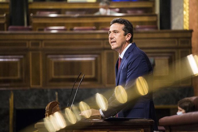 Archivo - El diputado del PP, Víctor Valentín Píriz, interviene en una sesión plenaria en el Congreso de los Diputados
