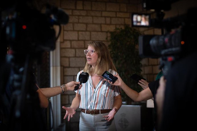 Archivo - La teniente de alcalde de Ecología, Urbanismo y Movilidad de Barcelona, Janet Sanz